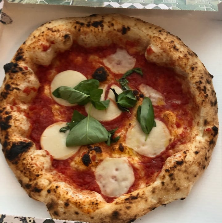 photo of Pizzeria Assaje Trieste D.O.P vegana shared by @zombieinblack on  28 Jul 2022 - review