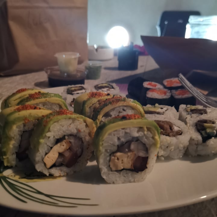 photo of Green Sushi Tamanegi Avo Roll shared by @lukasser on  11 Sep 2021 - review