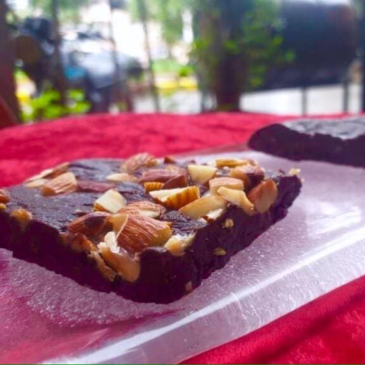 review photo of Muncheese Vegan chocolate Walnut Fudge shared by @vvremixes on 06 Dec 2020 - review