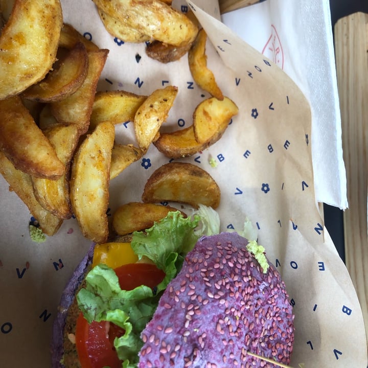 photo of Flower Burger Butterfly burger shared by @vege-et-al on  14 Dec 2021 - review