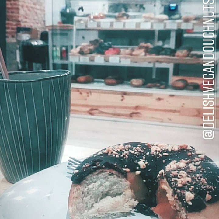 photo of Delish Vegan Doughnuts Donuts shared by @carmenpolo on  20 Jun 2020 - review