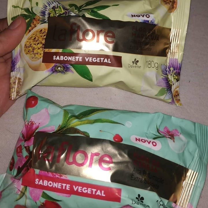 review photo of Davene La flore sabonete shared by @danigracea on 15 Jul 2021 - review