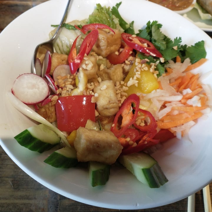 photo of Pho Tofu And Veg Rice Bowl With Cauliflower Rice shared by @veganhedgewytch on  23 May 2022 - review