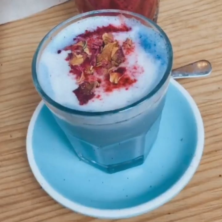 photo of Frutas Prohibidas Blue latte shared by @ramseier on  21 Oct 2022 - review