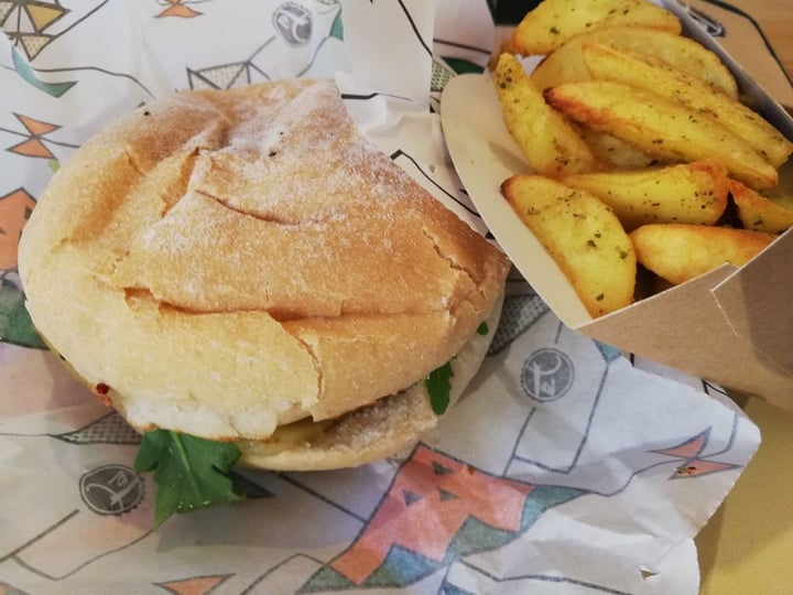 photo of La Trocadero Setburger shared by @nrabaneda on  02 Aug 2019 - review