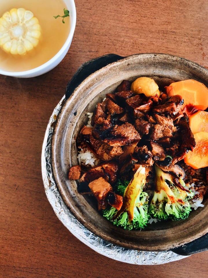 photo of Vegetarian Villas Hong Kong Claypot Rice shared by @consciouscookieee on  06 May 2019 - review