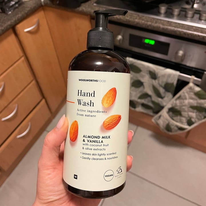 photo of Woolworths Almond milk and Vanilla Hand Wash shared by @lucyjseward on  23 Jun 2021 - review