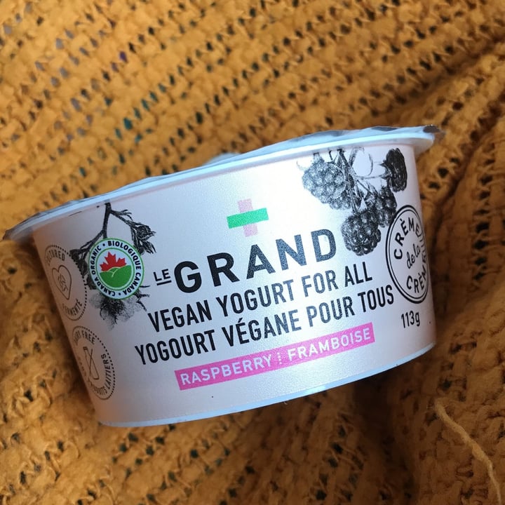 photo of Le Grand Creamy Raspberry Plant-Based Yogurt Alternative shared by @kaykuzina on  14 Apr 2022 - review