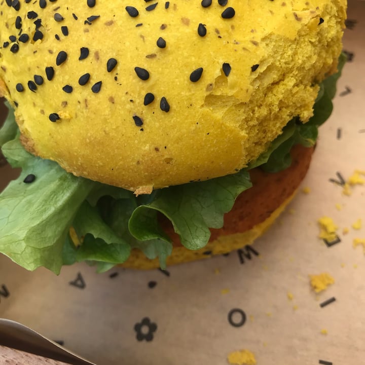 photo of Flower Burger Funky Cecio shared by @tobie on  27 Feb 2022 - review