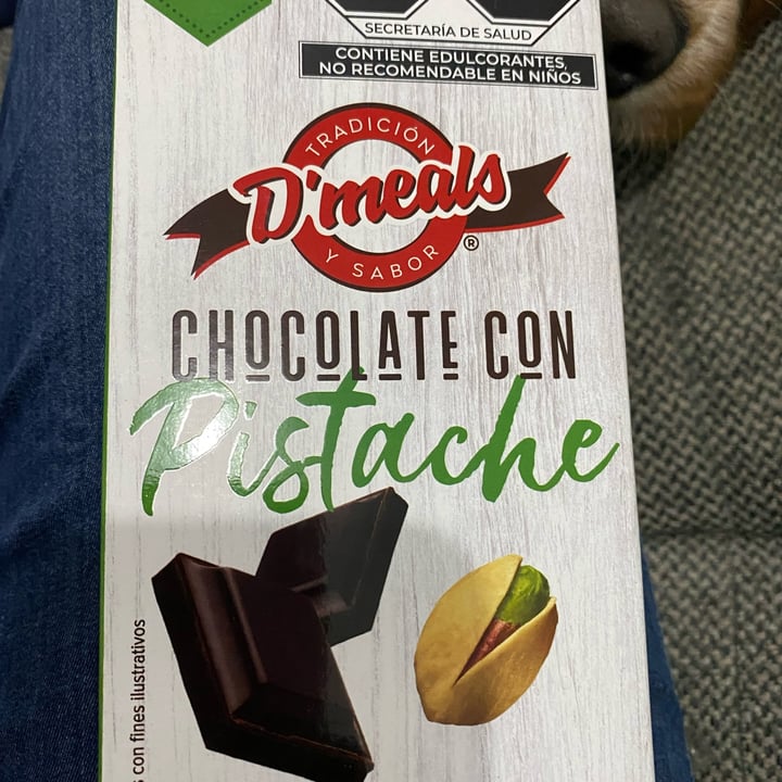 photo of D’meals Chocolate Con Pistache shared by @carolinasternenstaub on  16 Nov 2021 - review