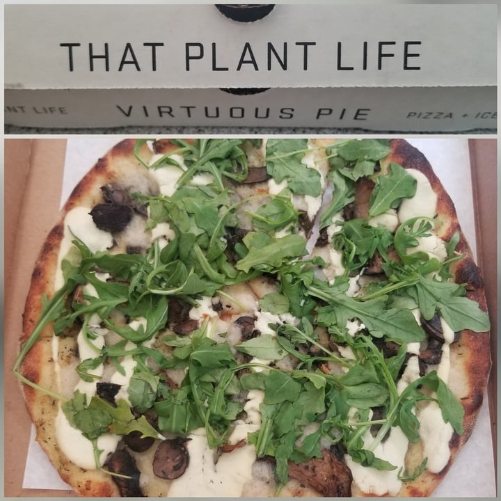 photo of Virtuous Pie Super Funghi Pizza shared by @veganonvanisle on  11 May 2020 - review