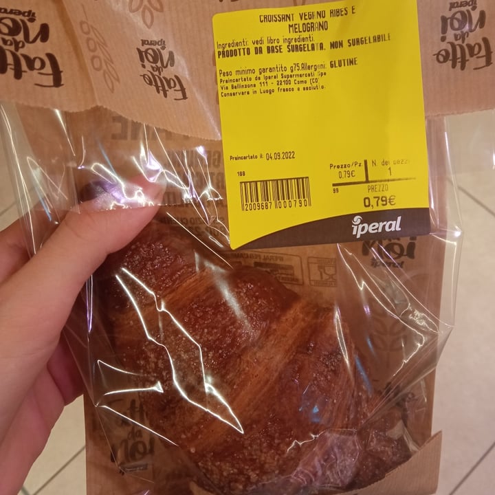 photo of Iperal reparto Forneria Croissant vegano ribes e melograno shared by @giowrgia on  05 Sep 2022 - review
