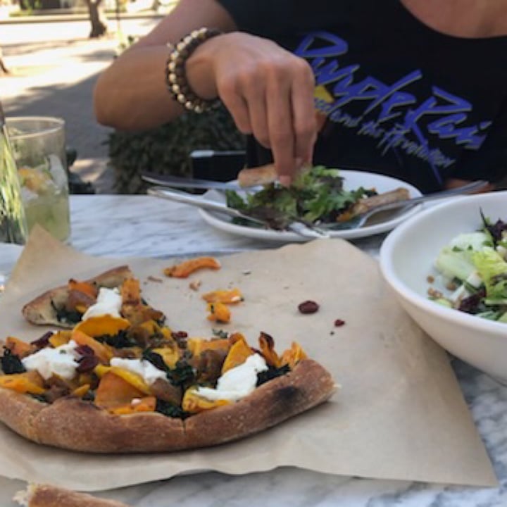 photo of True Food Kitchen Butternut Squash Pizza shared by @jpova on  08 Nov 2020 - review