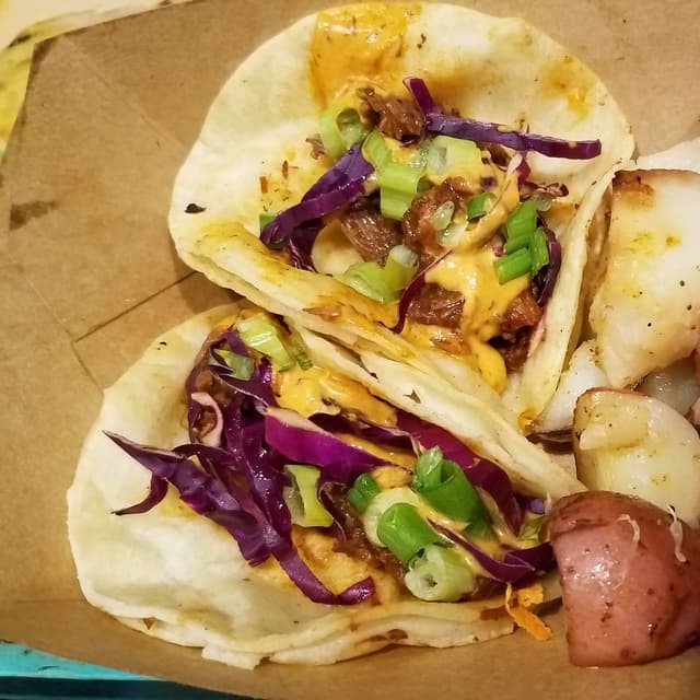 菜肴“Pulled Pork Barbecue Tacos”的照片
