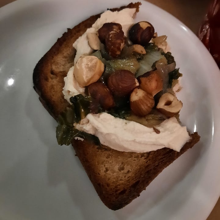 photo of Casa RAW Bruschetta Da Casa shared by @rebecalacava on  07 Oct 2021 - review