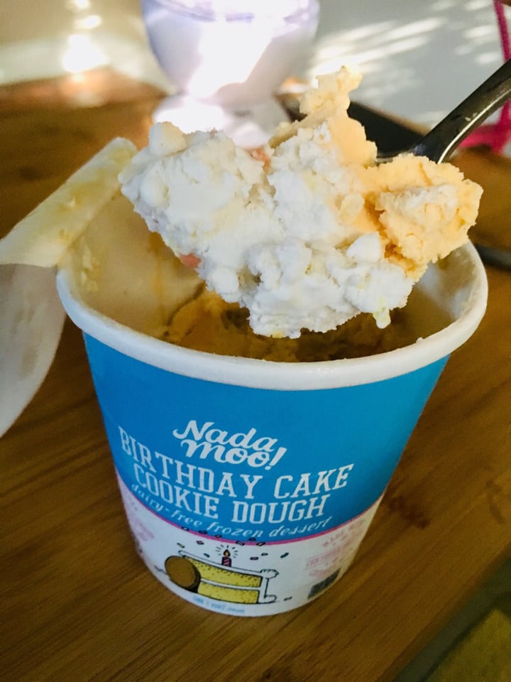 review photo of NadaMoo! Birthday Cake Cookie Dough shared by @misusyaya on 08 Jun 2019 - review