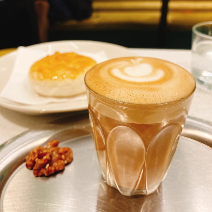 review photo of Trois Cafe Central Building vegan wife cake shared by @chingaling on 01 Apr 2021 - review