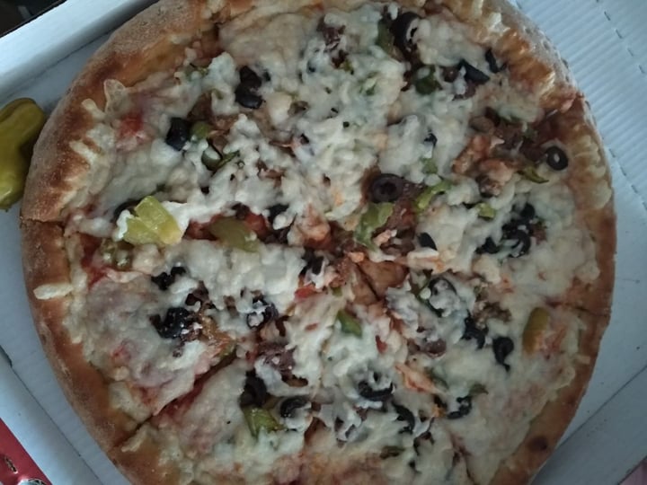 photo of Papa John's The Vegan Royal shared by @omarchelechg on  12 Apr 2020 - review