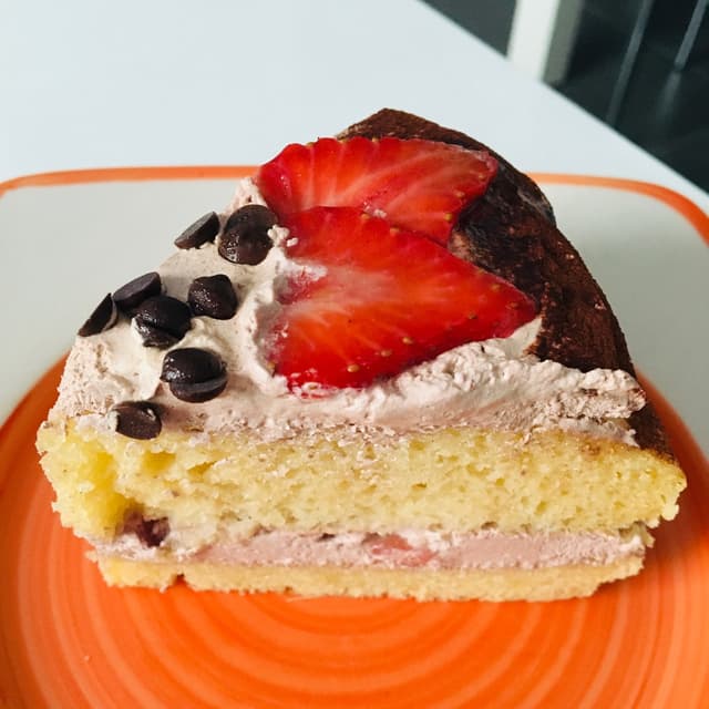 Foto del piatto “Tarta De Vainilla, Fresas Y Trufa”