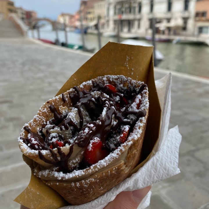 photo of Crepes house by PePe Crepe Cioccolato E Fragole shared by @cofiasocco on  25 Apr 2022 - review