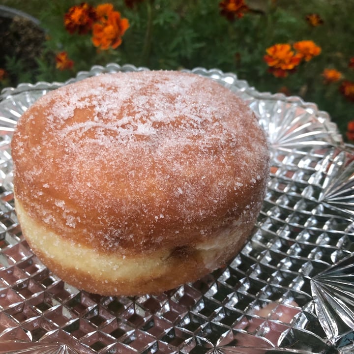 photo of Lovebirds Donuts Dutch Apple Jam shared by @izzyannie44 on  14 Sep 2021 - review