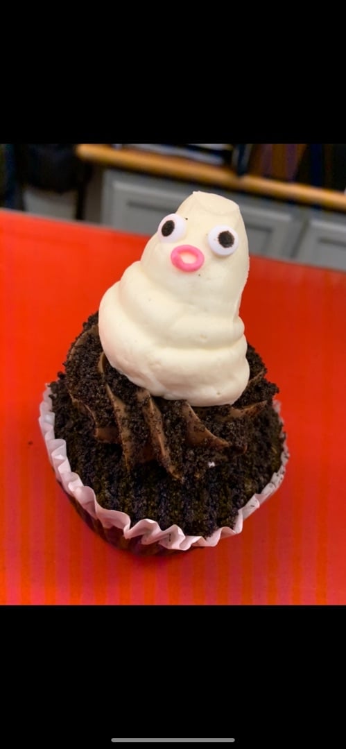 photo of Pop-A-Top Ghost Chocolate Cupcake shared by @veganbrian on  16 Jan 2020 - review