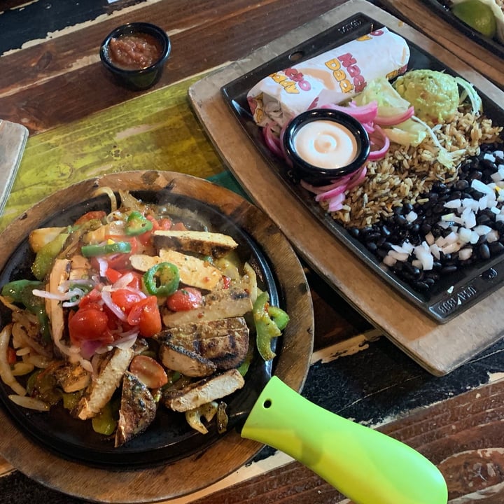 photo of Nacho Daddy Vegan flaming chick'n fajitas shared by @nicolealbritton on  16 May 2021 - review