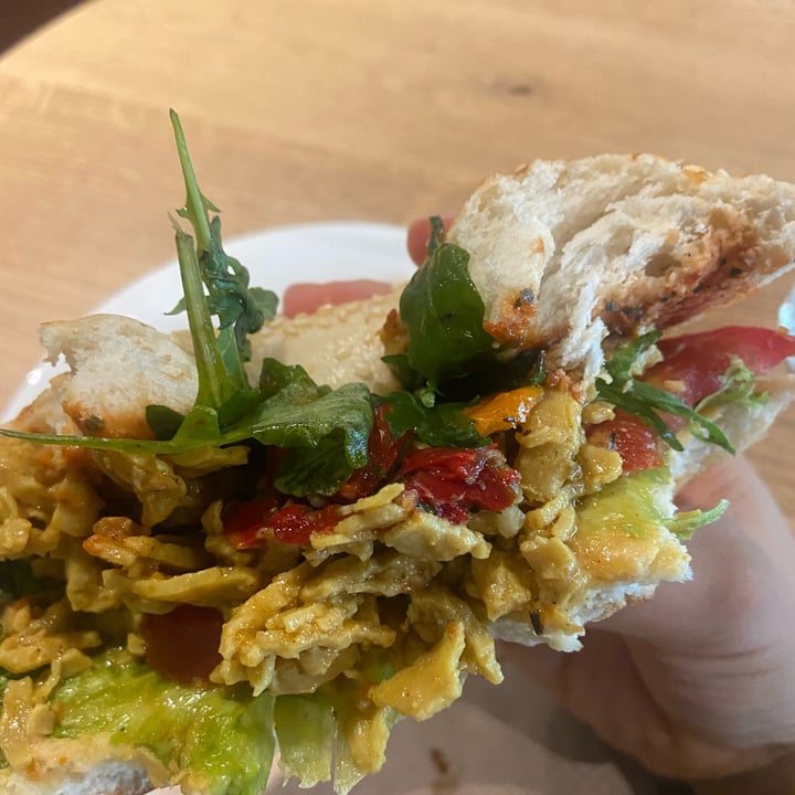 photo of Coffee Fellows Bagel Hummus Vegan shared by @chiacampo on  11 Jul 2022 - review