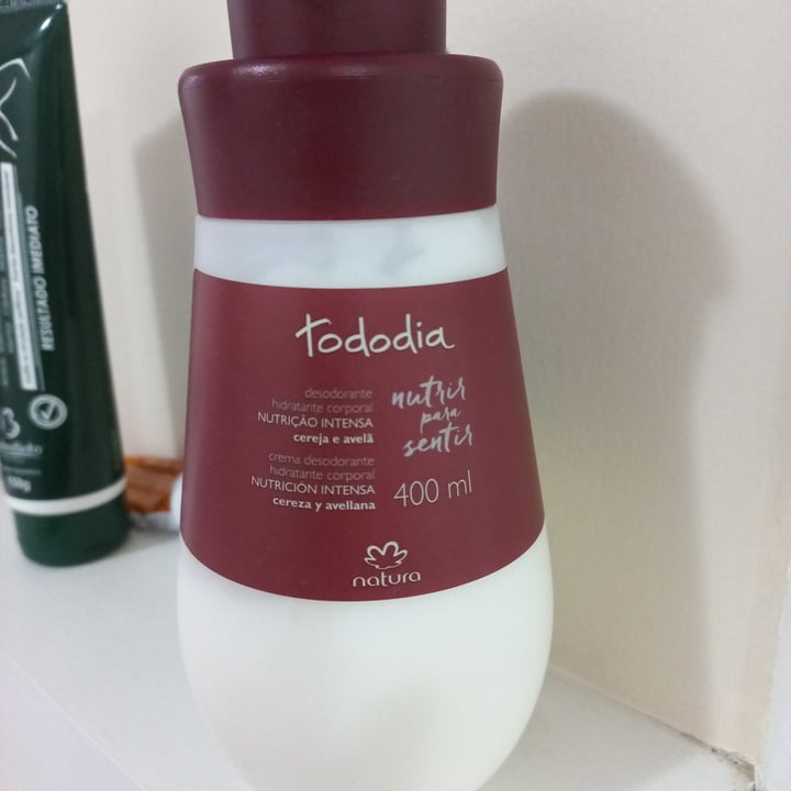 photo of Natura Tododia cereja E Avelã Creme Hidratante shared by @lisimaciel on  04 May 2022 - review