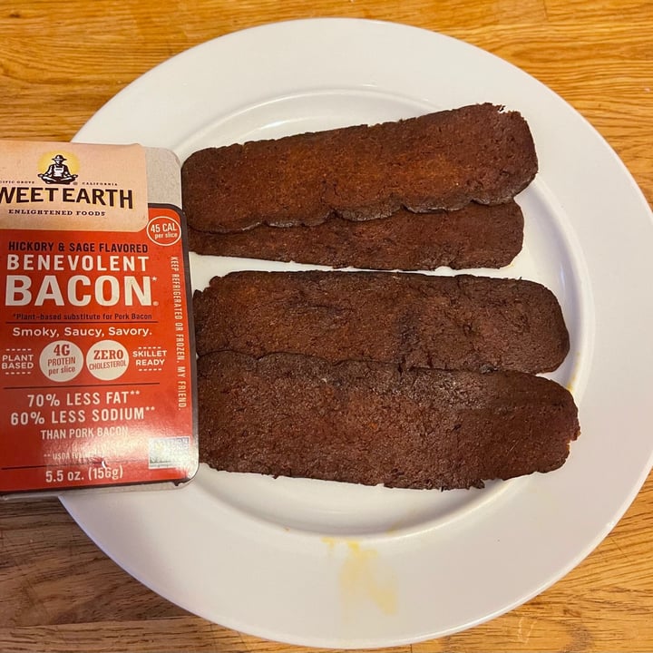 photo of Sweet Earth Benevolent Bacon Hickory & Sage Smoked Seitan Bacon shared by @dykc03 on  09 Jan 2021 - review
