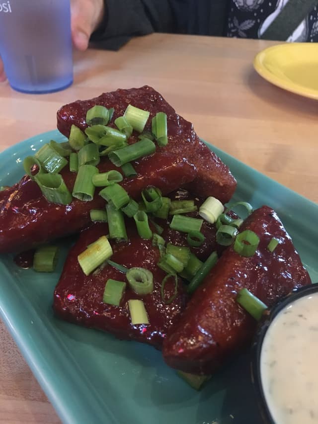 Photo du plat “BBQ Tofu Wings”