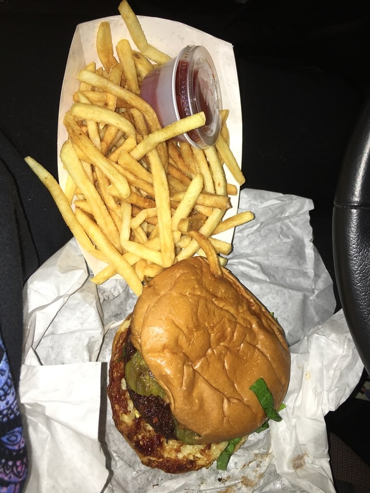 photo of Arlos Bacon Cheeseburger shared by @atwilley on  15 Feb 2020 - review