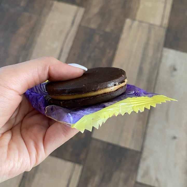 photo of Animal kind Alfajor Vegano shared by @luciagiacomo on  05 Jun 2022 - review