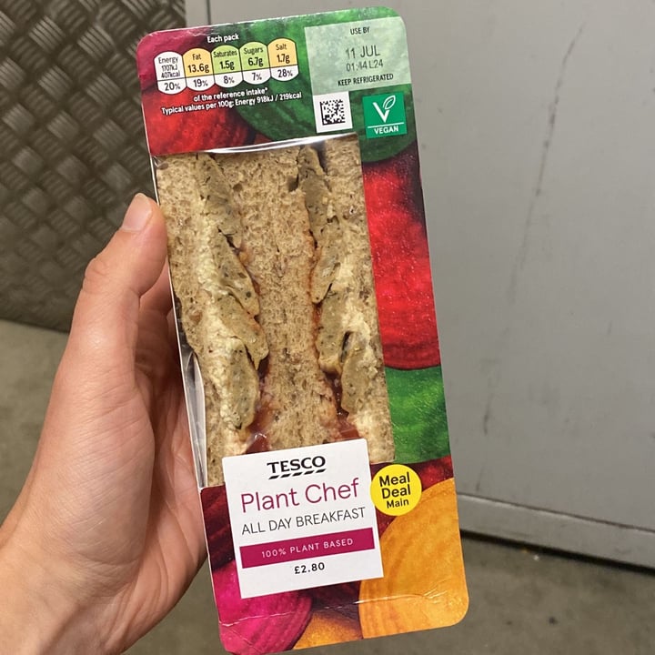 photo of Tesco Plant Chef All Day Breakfast Sandwich shared by @anaitasharifi on  10 Jul 2022 - review