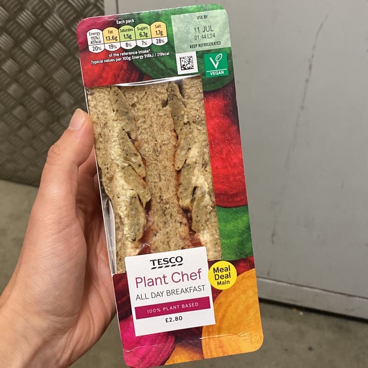 review photo of Tesco Plant Chef All Day Breakfast Sandwich shared by @anaitasharifi on 10 Jul 2022 - review