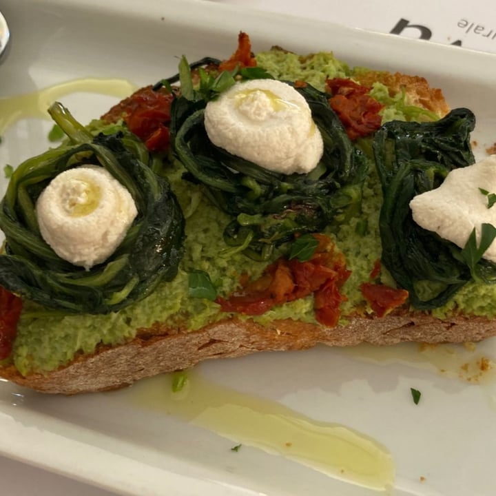 photo of Nativa Ristorante Bruschetta Con Crema Si Favette Cicoria Pomodori Secchi E Ricotta Di Mandorle shared by @giampaolo on  10 Apr 2022 - review