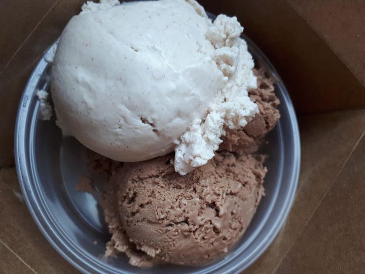 review photo of Chill Out Ice Cream & Frozen Yogurt Vegan coconut baked ice cream shared by @riotcat on 08 Aug 2018 - review