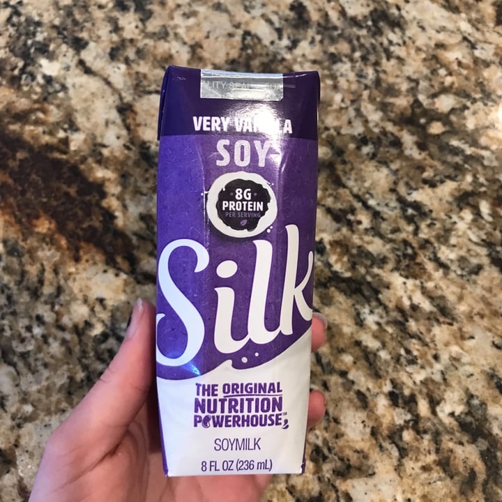 photo of Silk Silk Very Vanilla Soy Milk shared by @happycow on  19 Jan 2020 - review