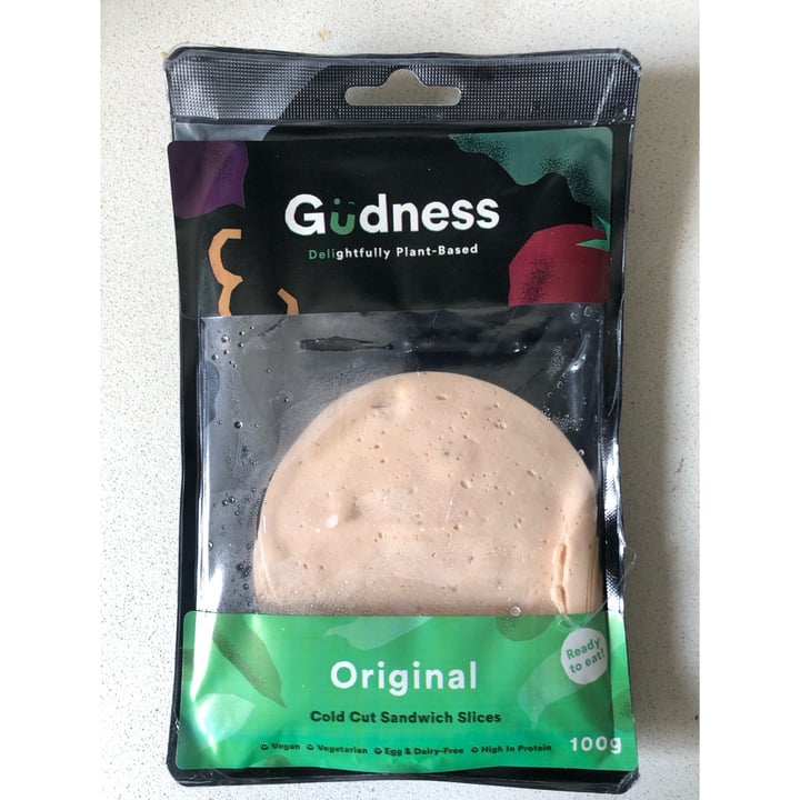 photo of Gudness Plant-Based Deli Original deli slices shared by @plainladyjane on  10 Oct 2022 - review