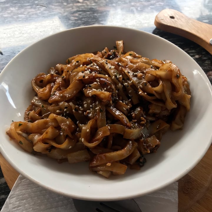photo of Famous Vegetarian Vegan food Chill-Oil Noodles shared by @sovsten on  16 Oct 2022 - review