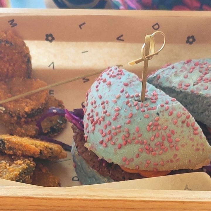 review photo of Flower Burger I puffi shared by @lafranci85 on 19 Jun 2022 - review