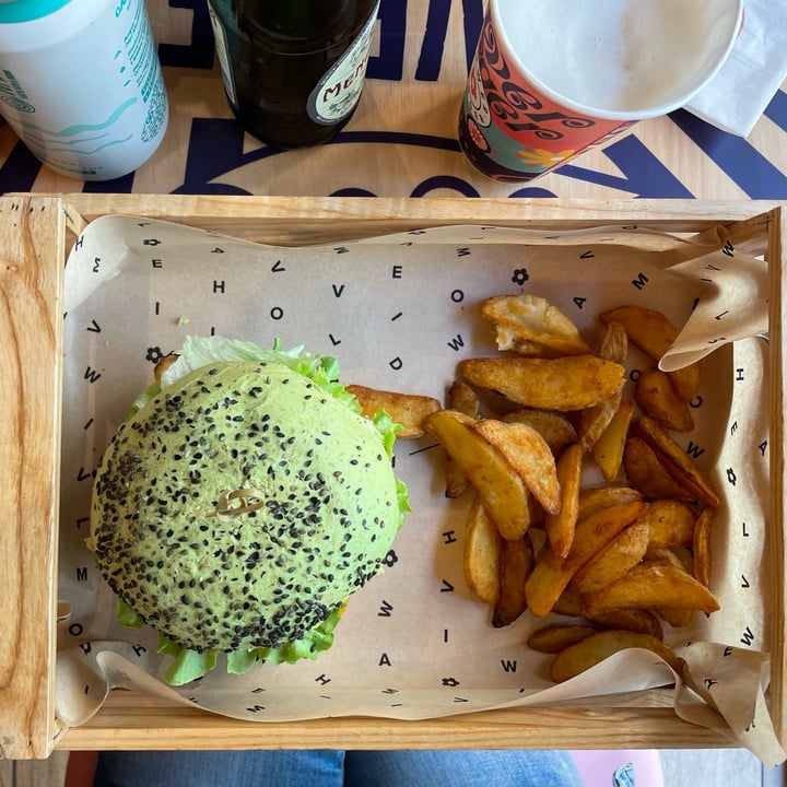 photo of Flower Burger Jungle Burger shared by @vero73 on  30 Oct 2022 - review