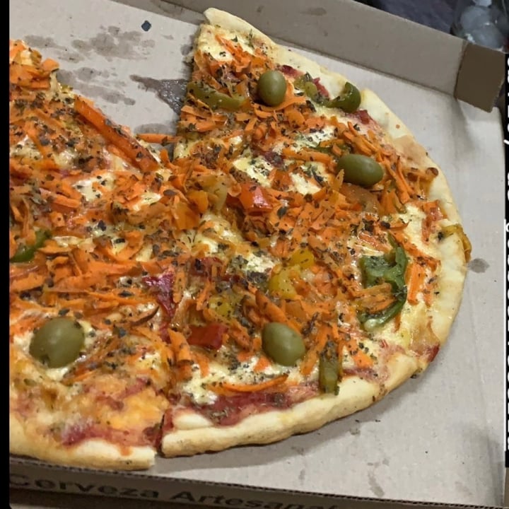photo of Cervecería OSS Pizza Vegana Con Queso De Mandioca shared by @p4z on  05 Jan 2022 - review
