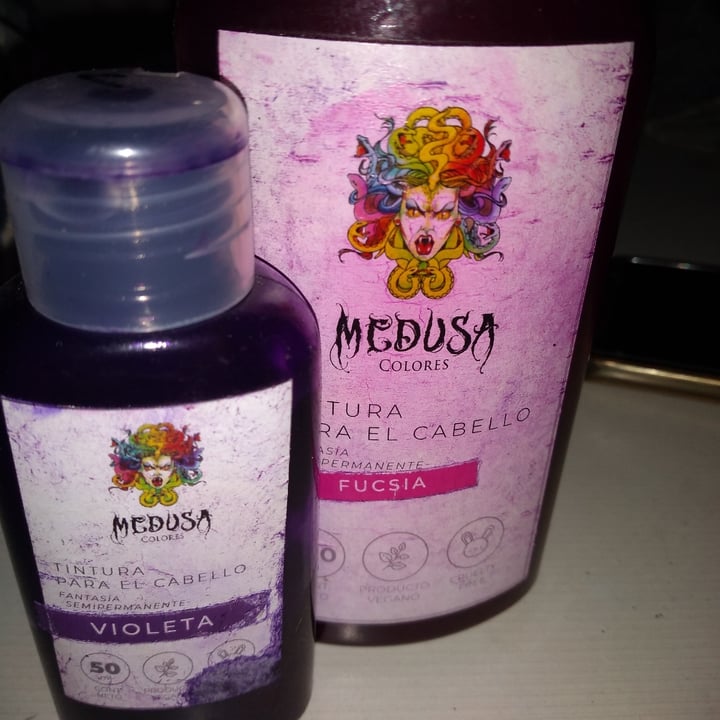 photo of Medusa Colores Tintura para el cabello shared by @todoestaninflamable on  11 Jun 2020 - review