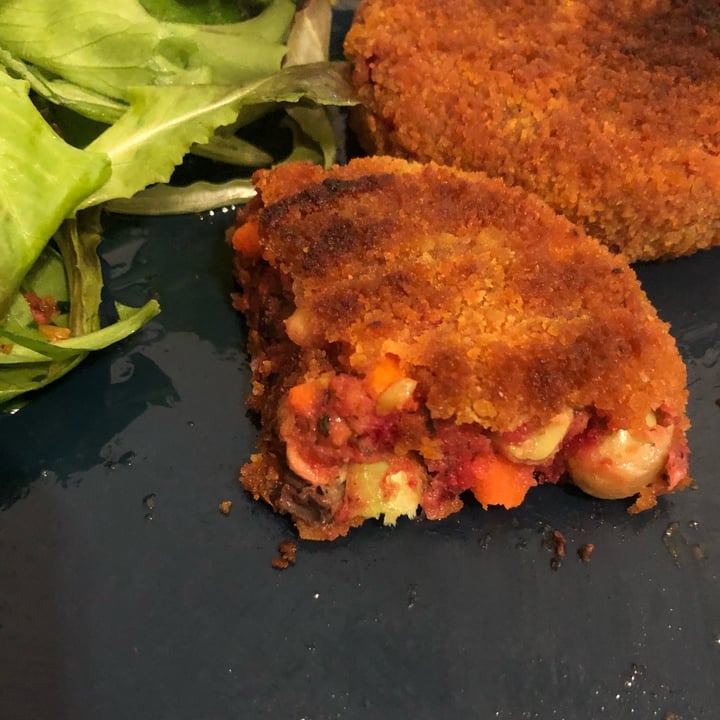 review photo of Vemondo Beetroot patties shared by @emanilardi on 11 May 2022 - review