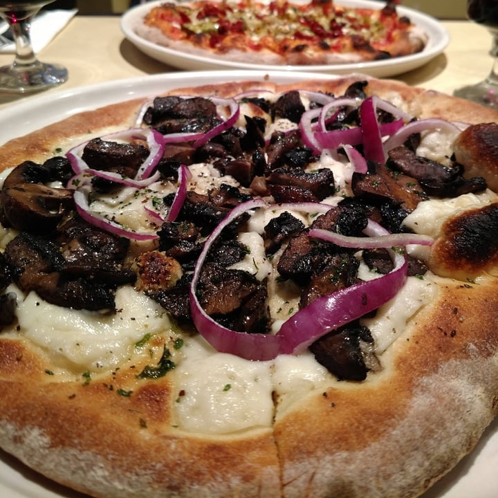 photo of Pizza Nea Vegan Boscaiola Pizza shared by @iszy on  04 Jan 2021 - review