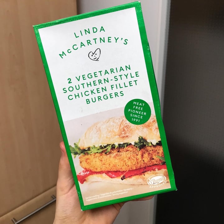 photo of Linda McCartney's Vegetarian Southern-style Chicken Fillet Burgers shared by @addictedtopeas on  09 Jun 2022 - review