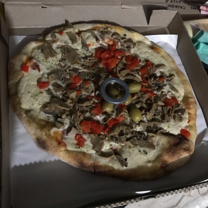photo of Pizzeria El Golpe Pizza de champignones shared by @meripan on  14 Dec 2021 - review