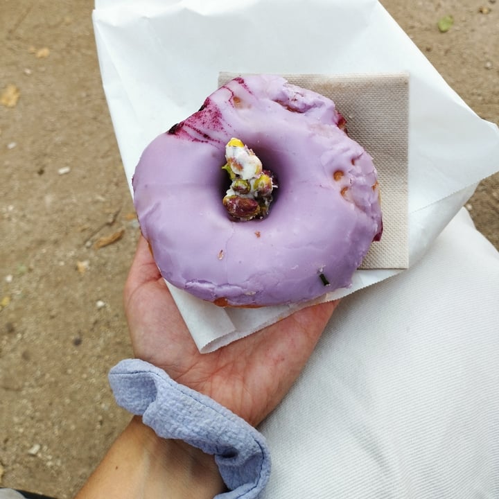 photo of Delish Vegan Doughnuts Donut de Lavanda shared by @sofiat4 on  03 Nov 2022 - review