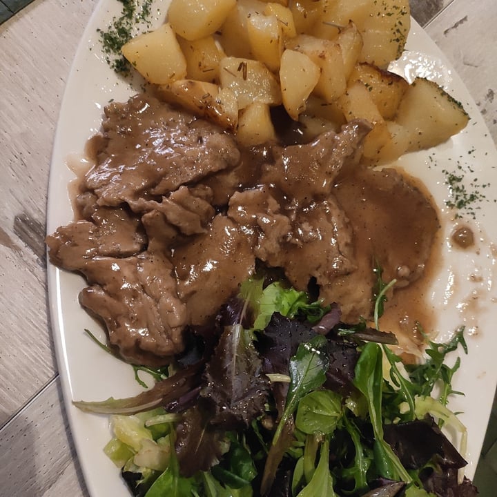 review photo of Nirvana Ristorante Firenze Seitan Marinato Al Vino shared by @martinamai on 07 May 2022 - review
